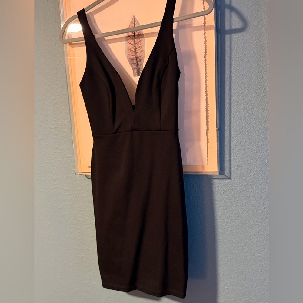 Lulu's Black Deep V-Neck Midi Dress
